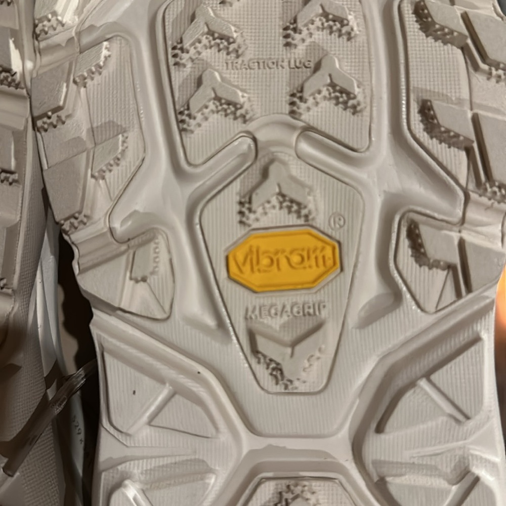 HOKA unisex KAHA 2 LOW GTX Gore-Tex Shifting Sand Eggnog Shoe - Picture 13 of 16